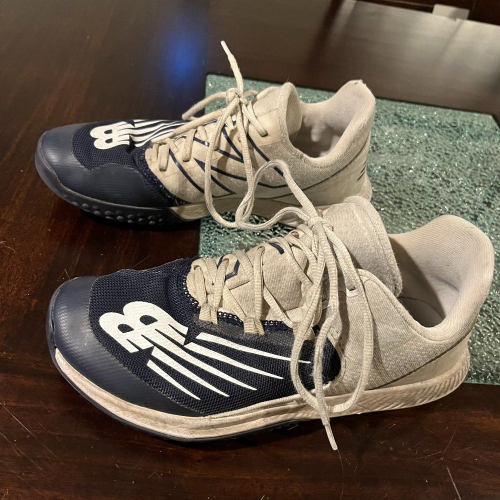 New Balance Men's FuelCell 4040 V6 Turf Trainer Baseball Shoe Size 8